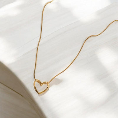 Collar con Dije de Corazón Chapado en Oro 18K